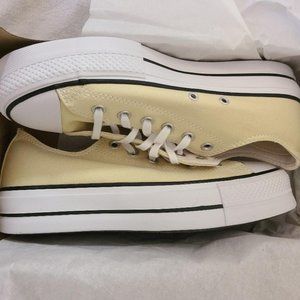 NIB New Never Worn Converse Lace Up Low Top Yellow Sneakers Women's Size 9
